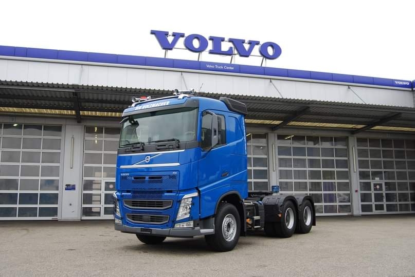 Volvo FH mit Doll Panther T2E